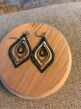 Layered Teardrop Drop Earrings in Green and Gold